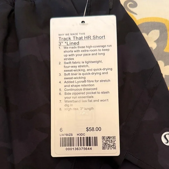 lululemon athletica Track That Black Camouflage Running Shorts 3”- NWT, Size 6 - Picture 2 of 3